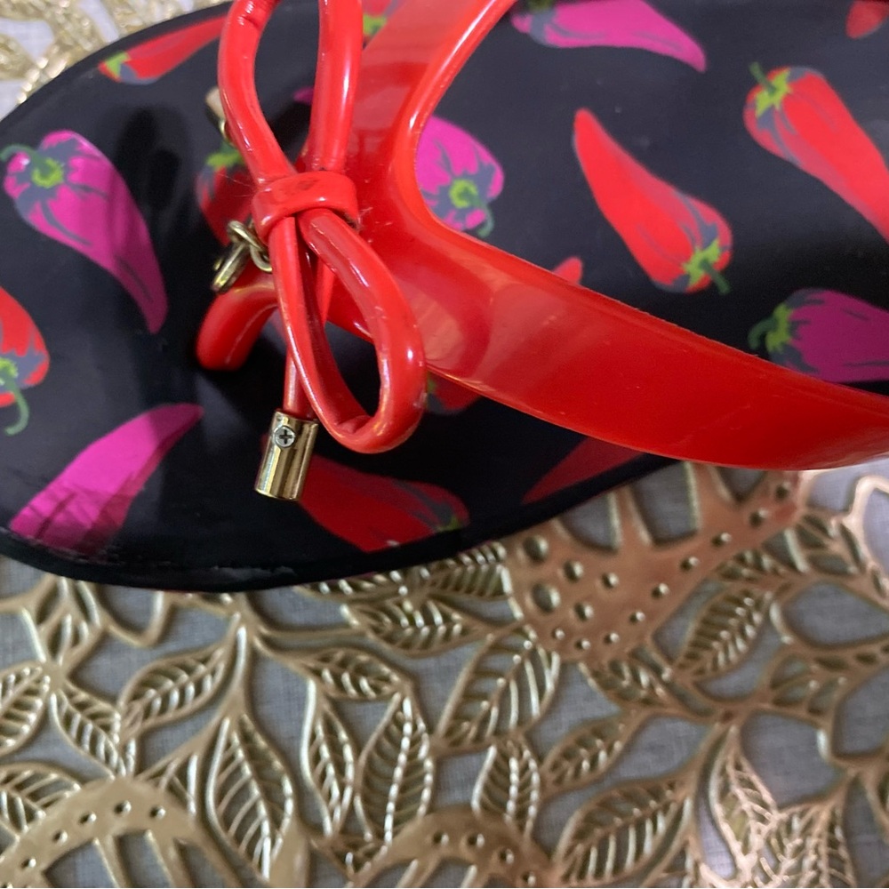 ❤️‍🔥❤️‍🔥❤️‍🔥Kate Spade Caynnne Pepper Red & Black Wedged Bowed 🎀Thong Sandals - Picture 9 of 9